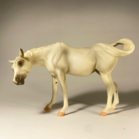 Arabian Mare and Foal | Breyer - Picture 2 of 11